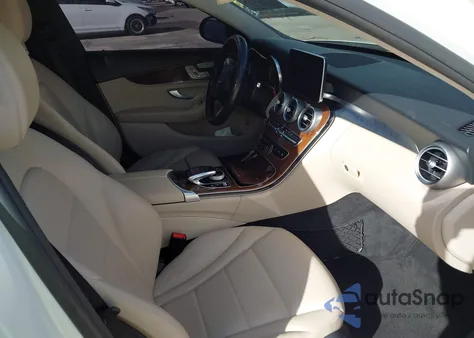 2015 Mercedes-Benz C 300 4Matic/Luxury 4Matic/Sport 4Matic из США, поврежденный, VIN 55SWF4KB8FU013246